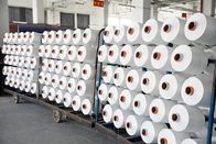 Polyesters blancs de 100D/36F DTY fil l'aspiration 100% de polyester d'écart-type de NIM donnant au fil une consistance rugueuse