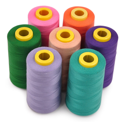 402 fil pour vêtements de couture écologique Multicolore en stock Fil pour machine à coudre en polyester à grande vitesse