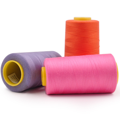 Bon équilibre Le fil de polyester au noyau étiré Les fils multicolores pour la couture