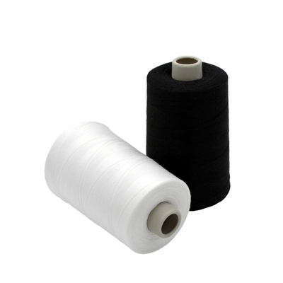 Fabrique en gros 5000 Yards Fil de couture en polyester noir Fil pour la couture