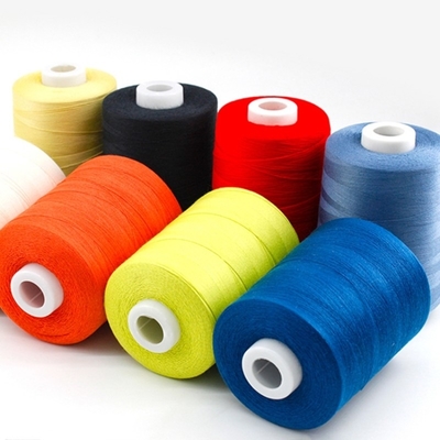 Fil de couture en polyester coloré en polyester cousu Fil de couture en polyester cousu Prix de gros d'usine