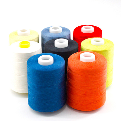 Fil de couture en polyester coloré en polyester cousu Fil de couture en polyester cousu Prix de gros d'usine