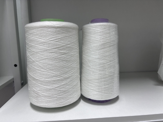 Vente directe d'usine Fil de couture en fils de polyester spons 402 blanc brut