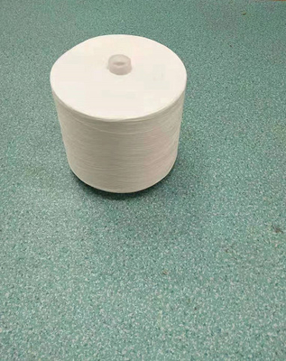 60/2 fil tourné par polyester 100% cru lumineux de blanc sur le cône de papier