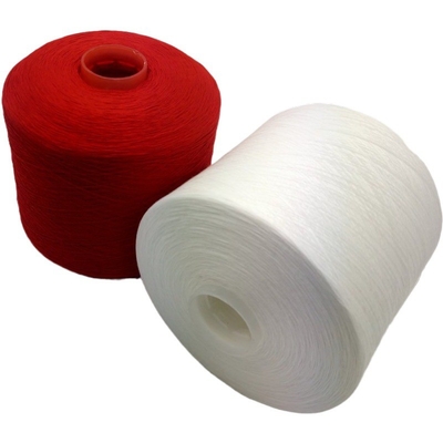 Rouge élevé de rétrécissement teint par 100% de fils de polyesters de ténacité bas pour le fil de couture